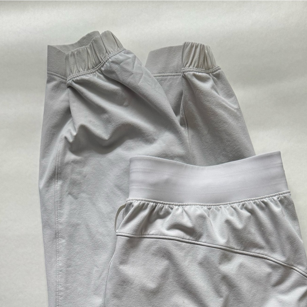Lululemon Light Grey Women’s Joggers - Picture 3 of 6